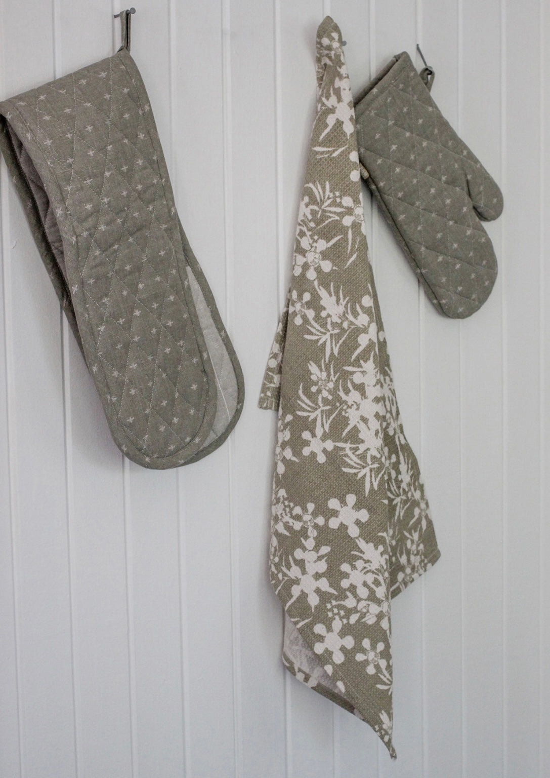 Bee Design Recycled Cotton oven glove