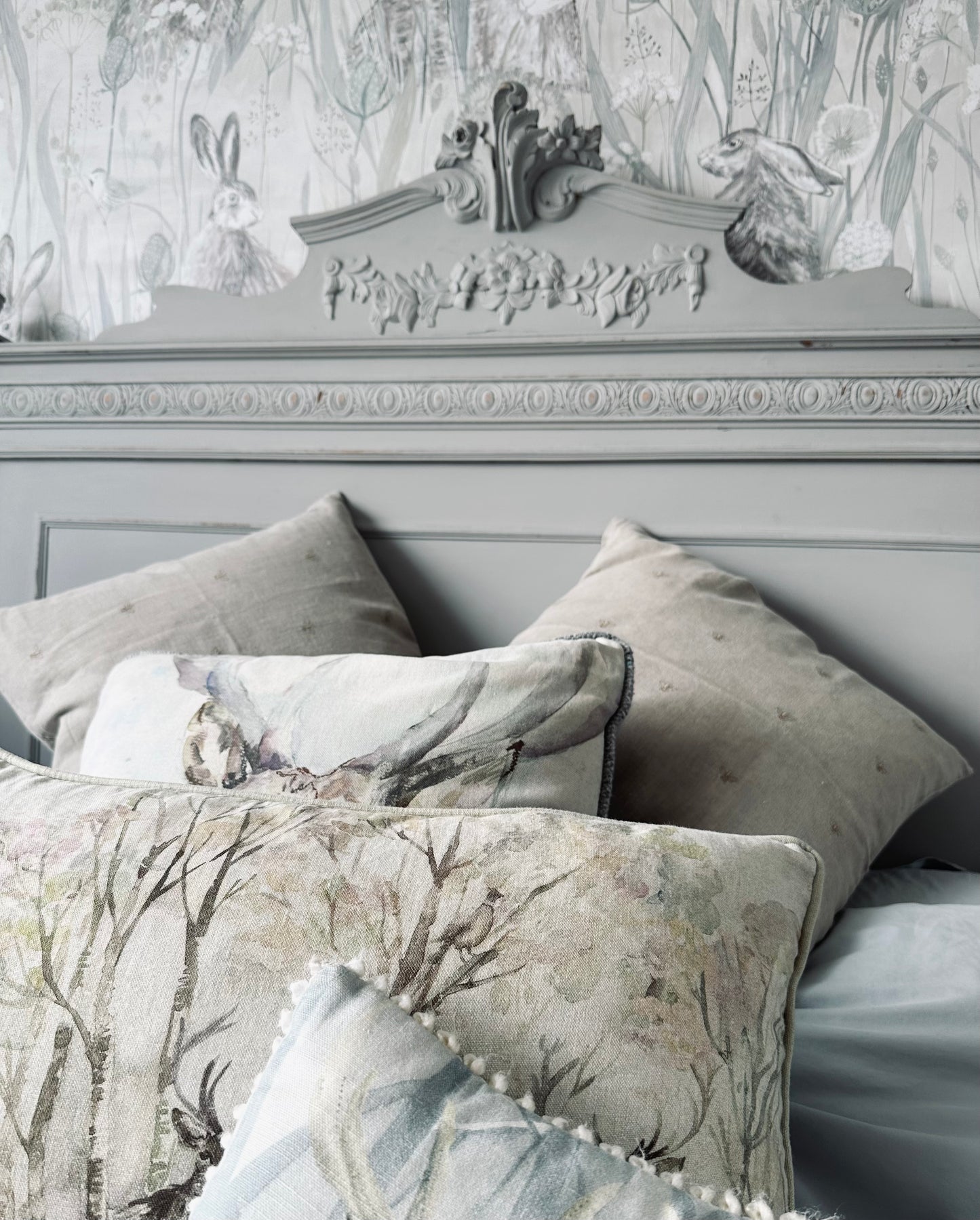 Bee Design Linen Cushion