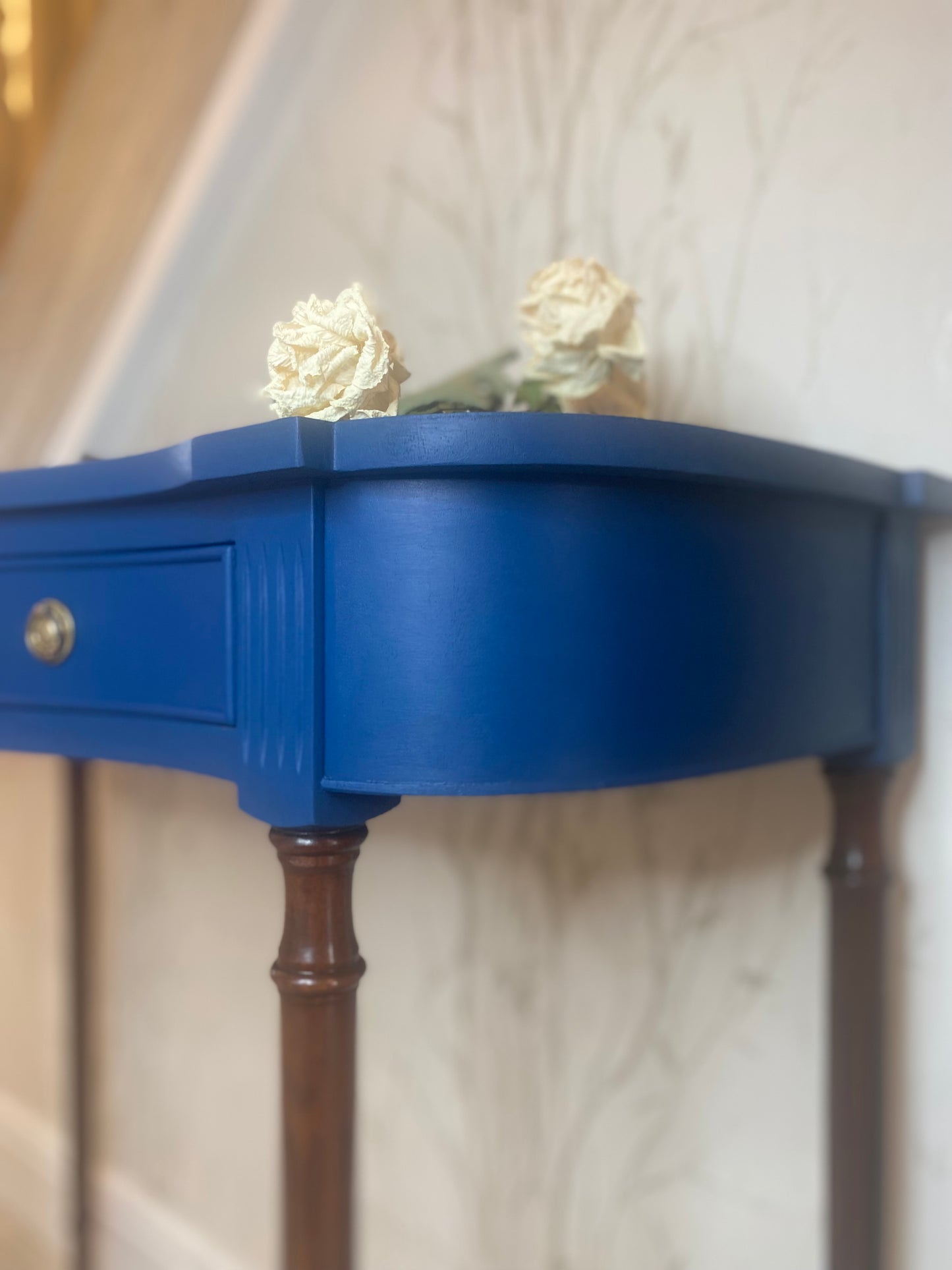 Elegant Stunning Blue Vintage Console Table