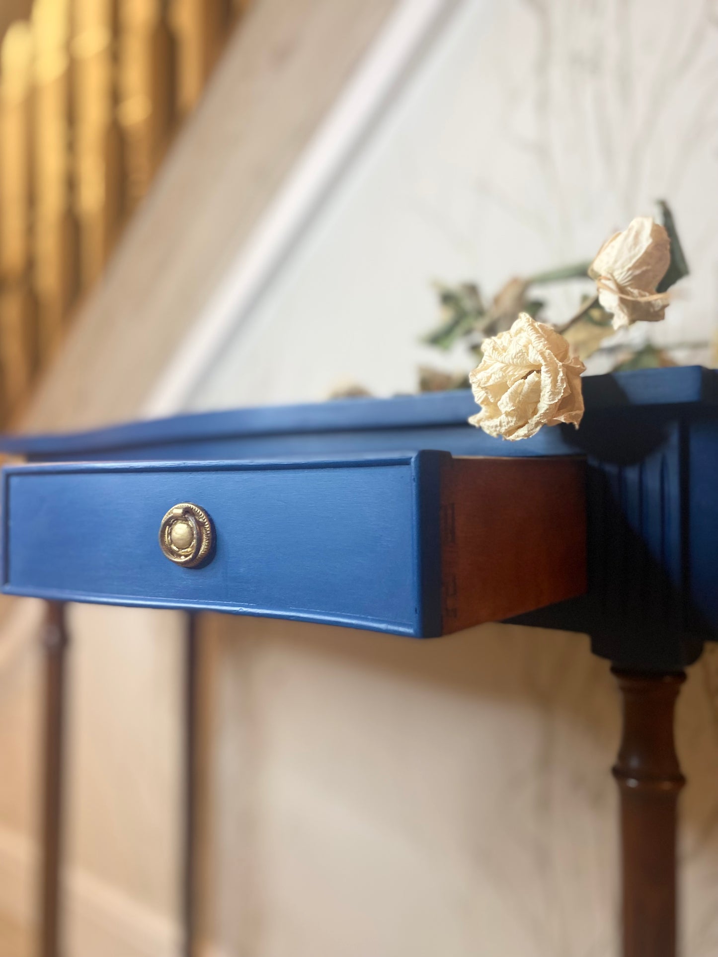Elegant Stunning Blue Vintage Console Table