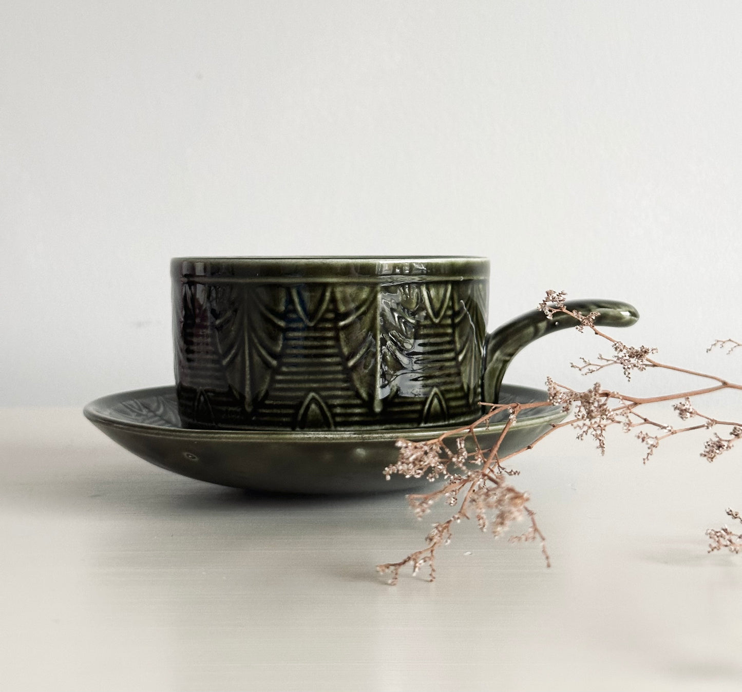 Leaf Design Vintage Cups/Bowls