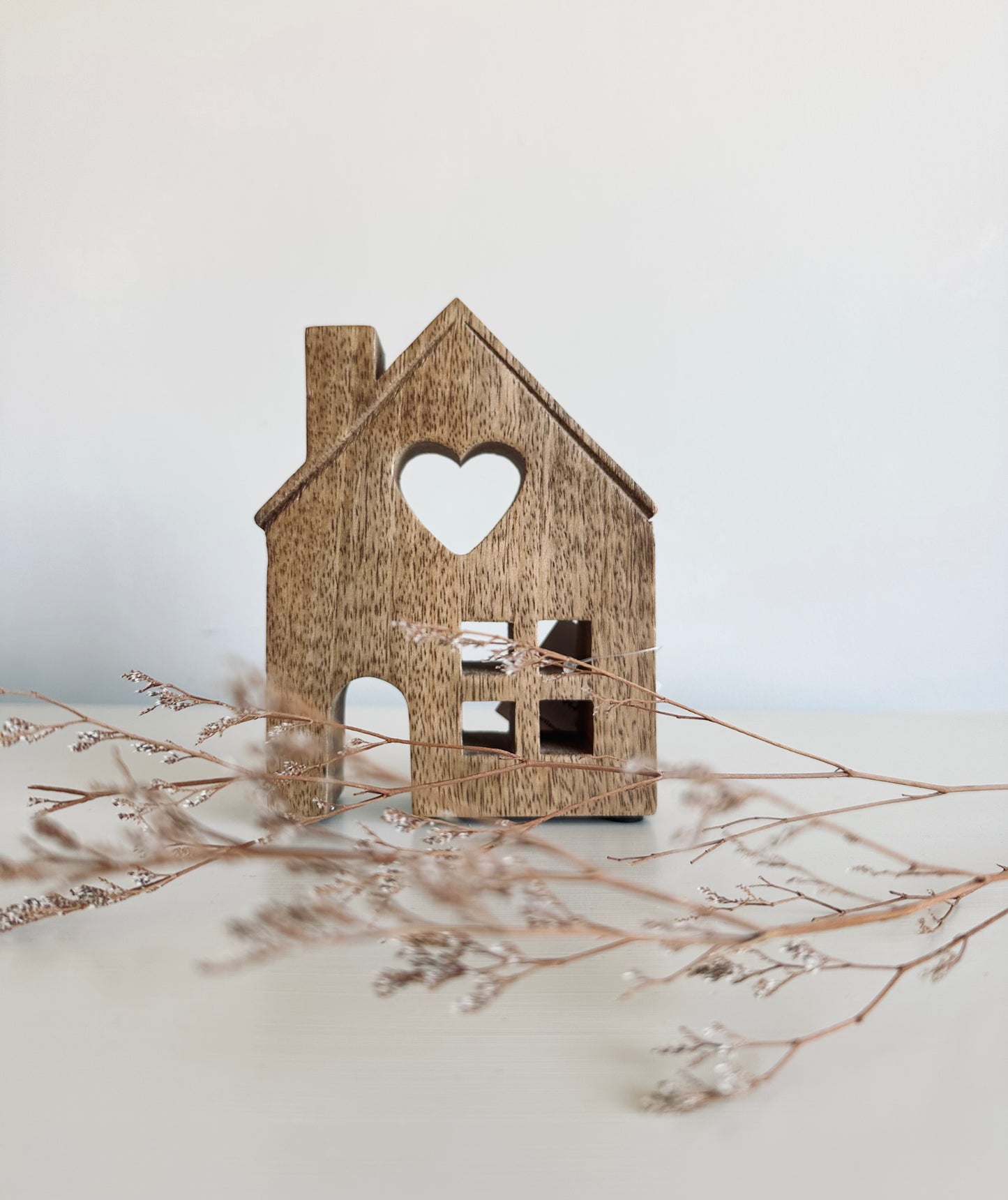 Natural Rustic Wooden Loveheart House
