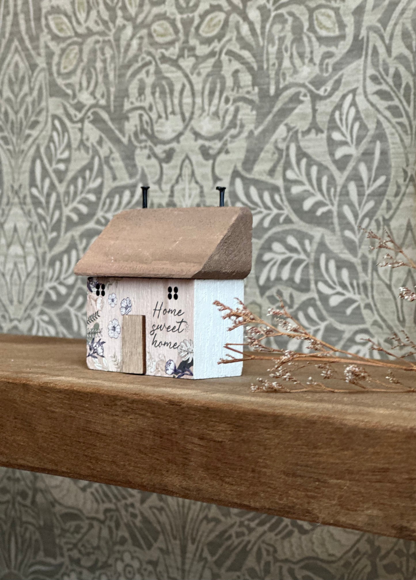 Cute Wooden Flower Home Sweet Home House
