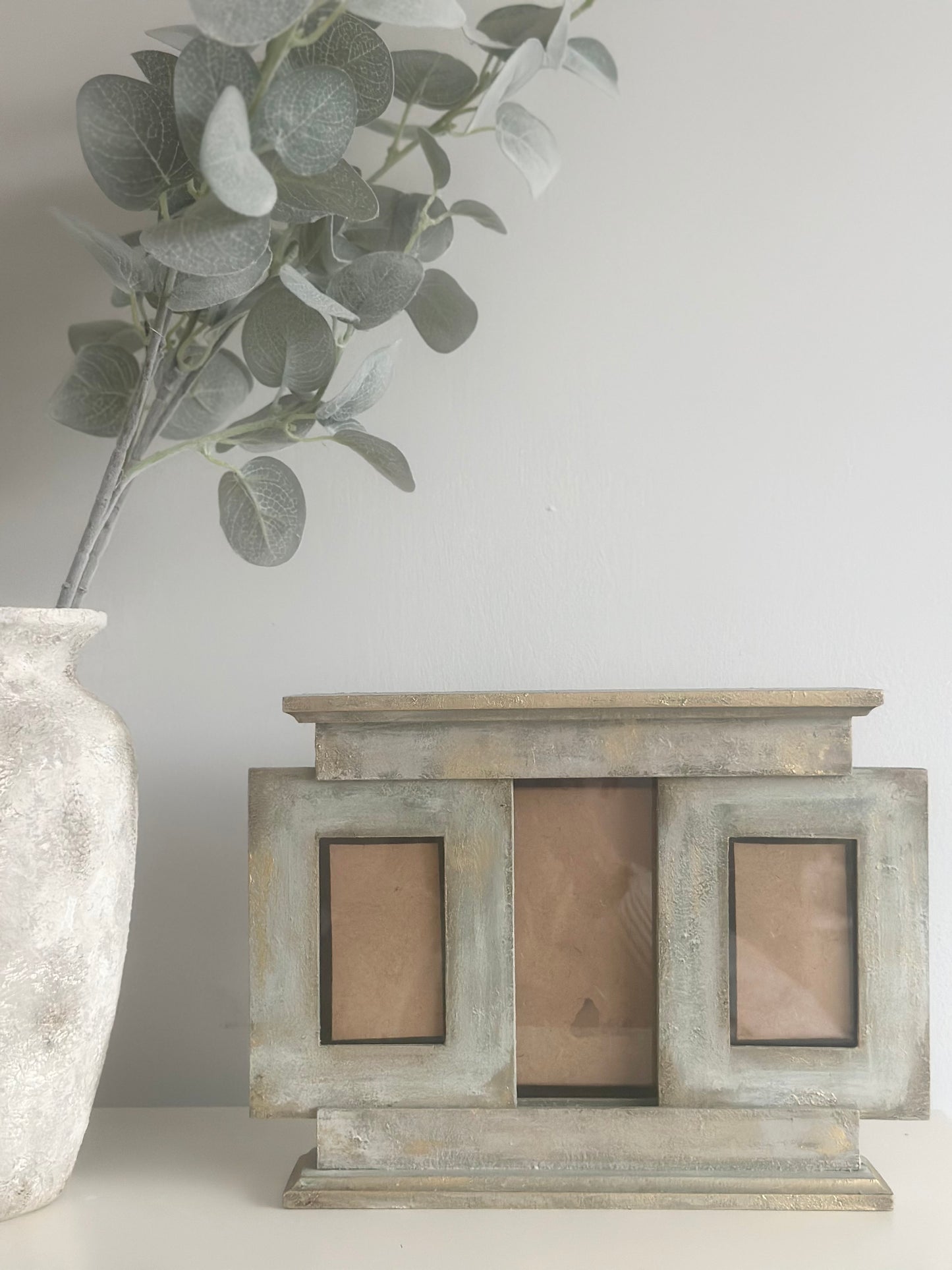 Stunning Green and Gold Vintage Design Picture Frame