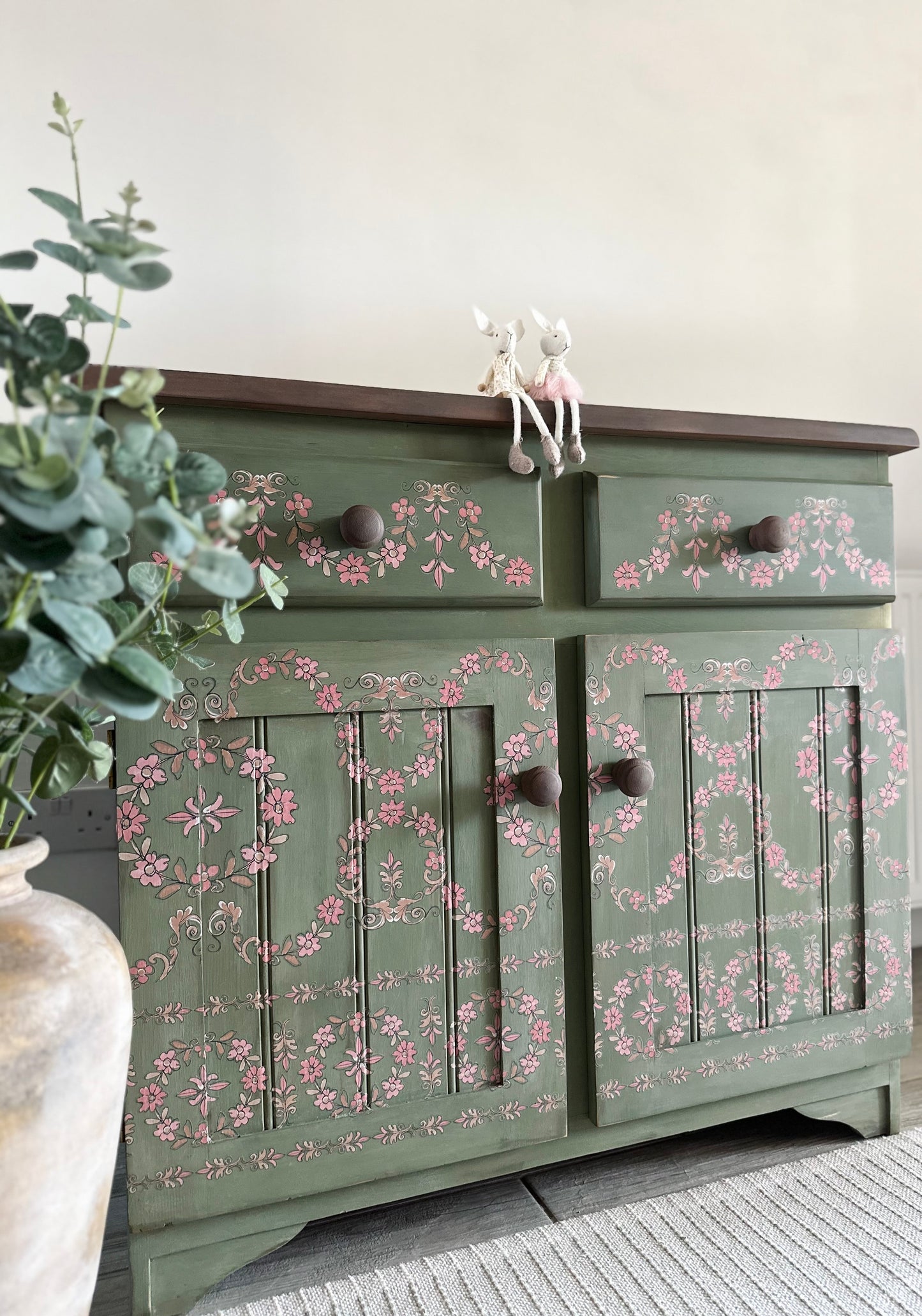 Flower Cottage Design Sideboard