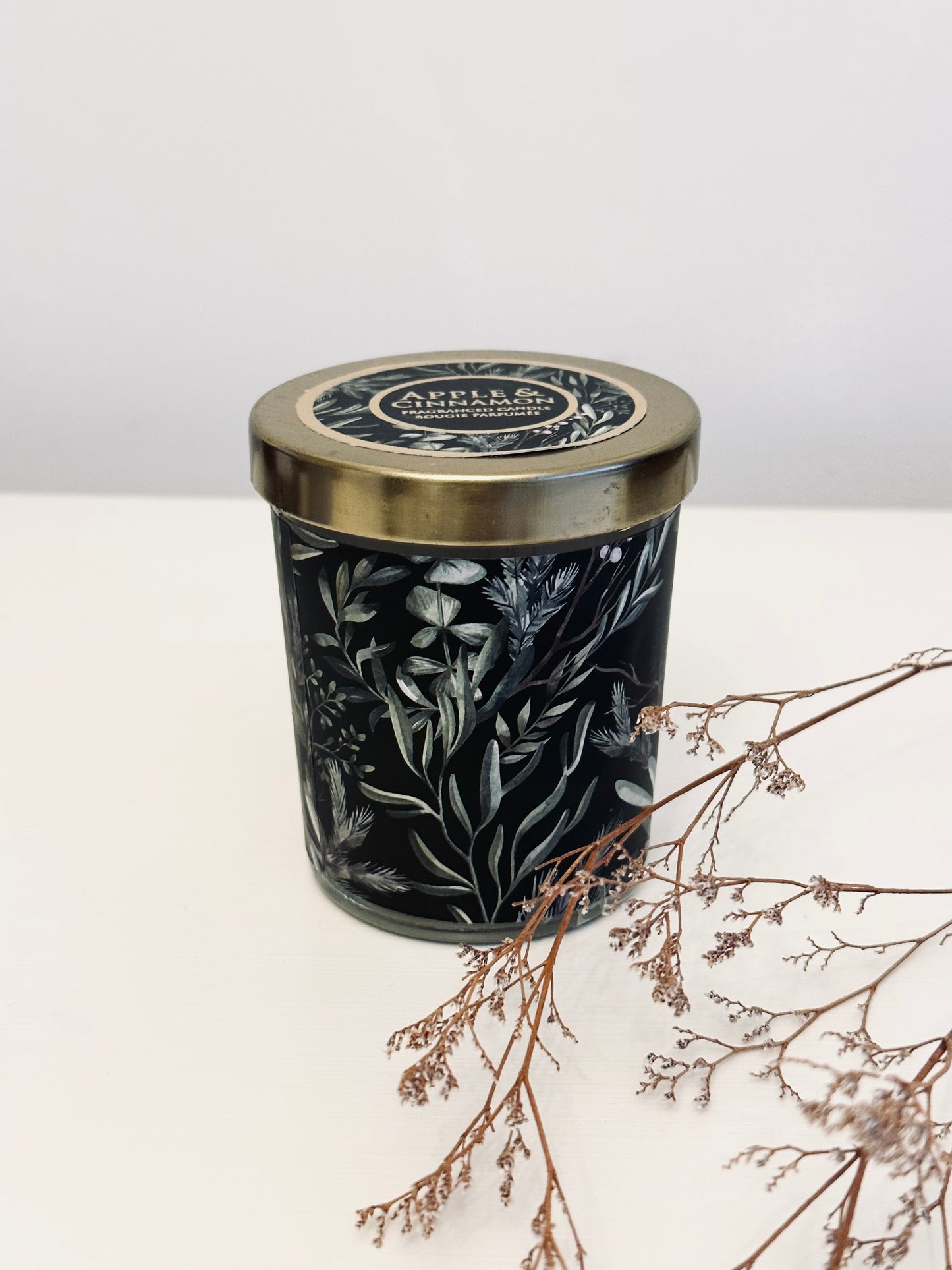 Eucalyptus Design Apple and Cinnamon Candle