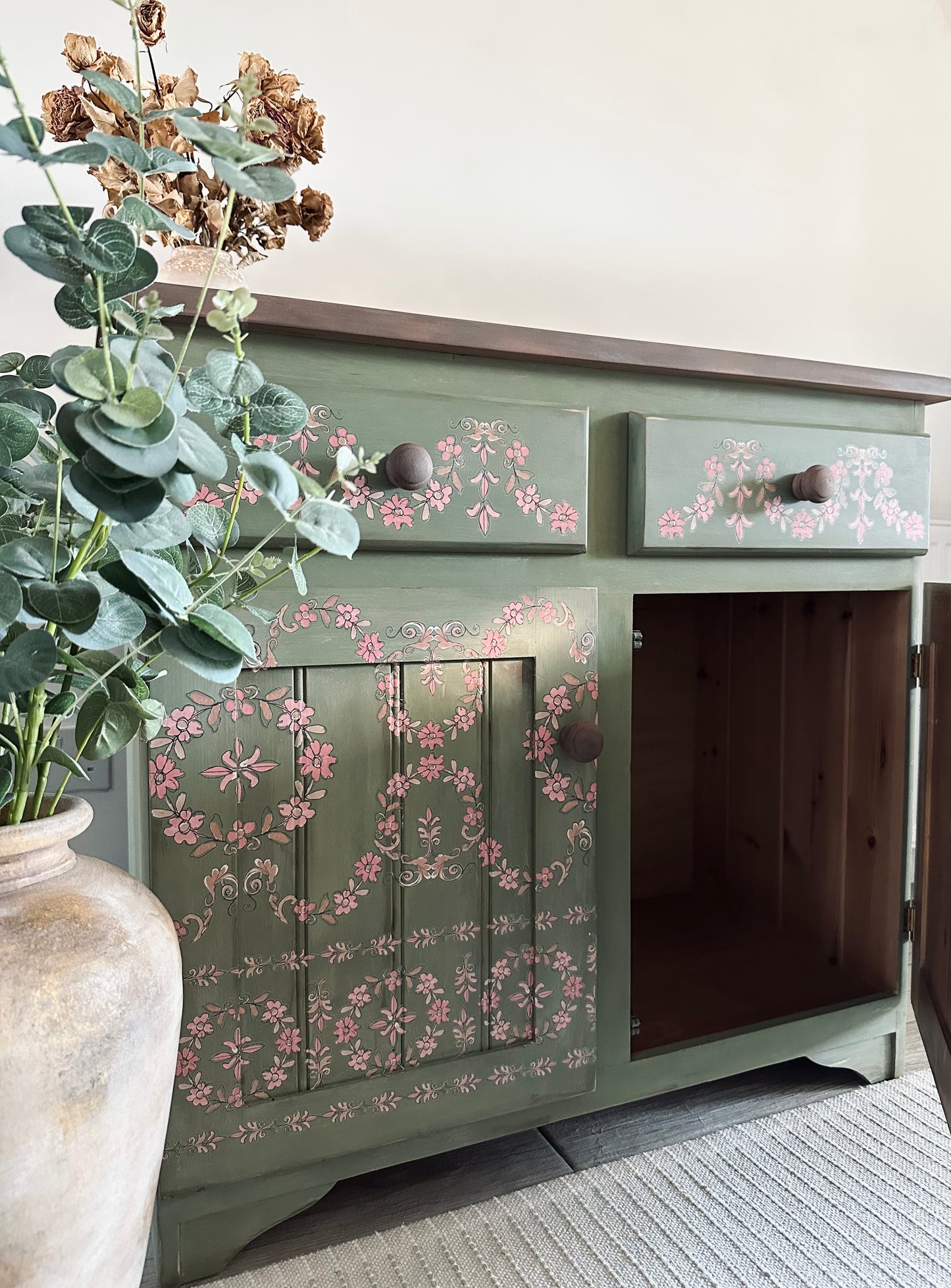 Flower Cottage Design Sideboard