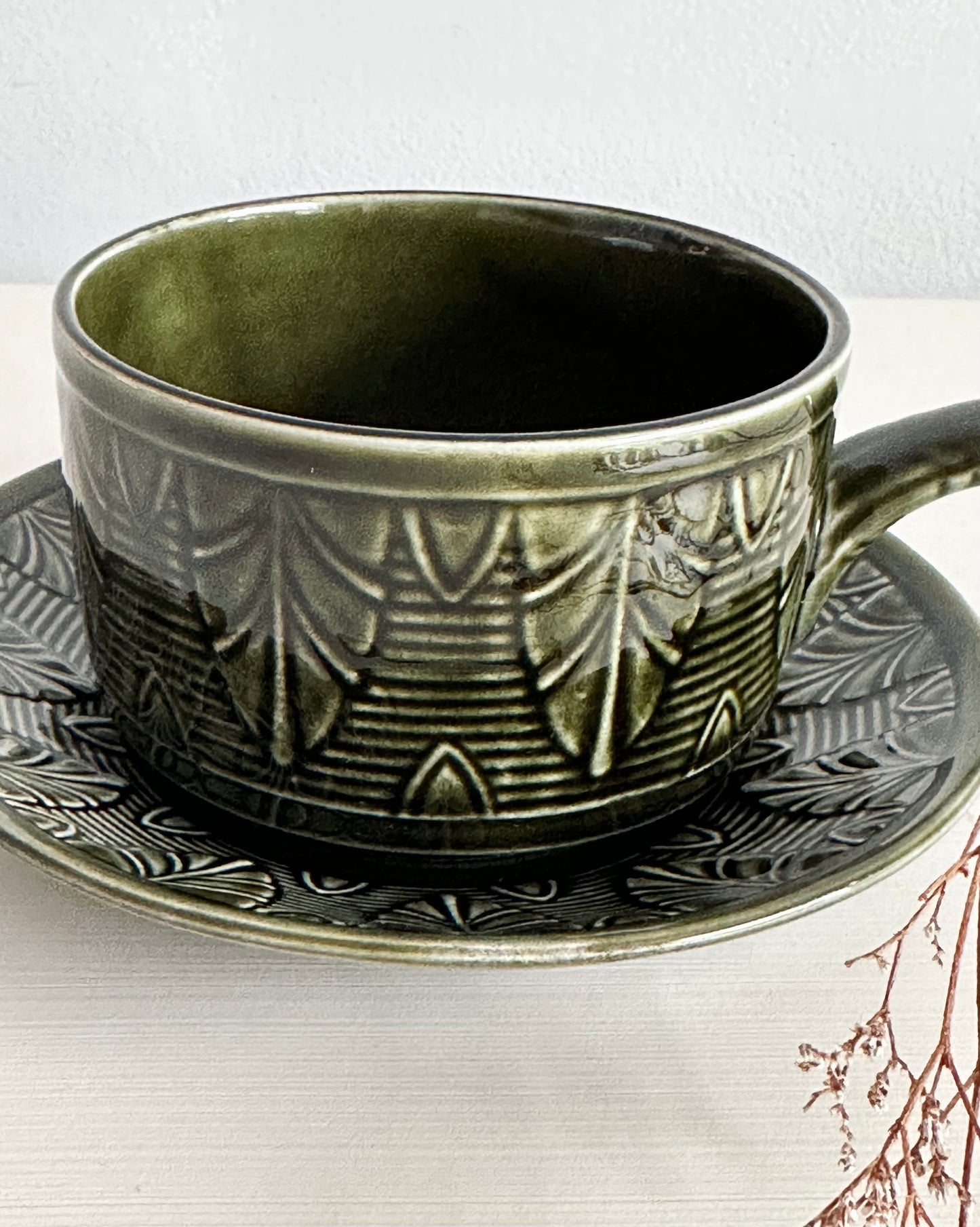 Leaf Design Vintage Cups/Bowls