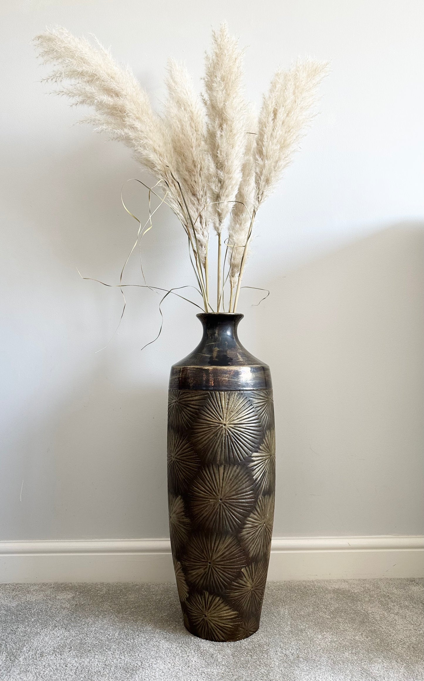 Stunning gold/bronze floor vase